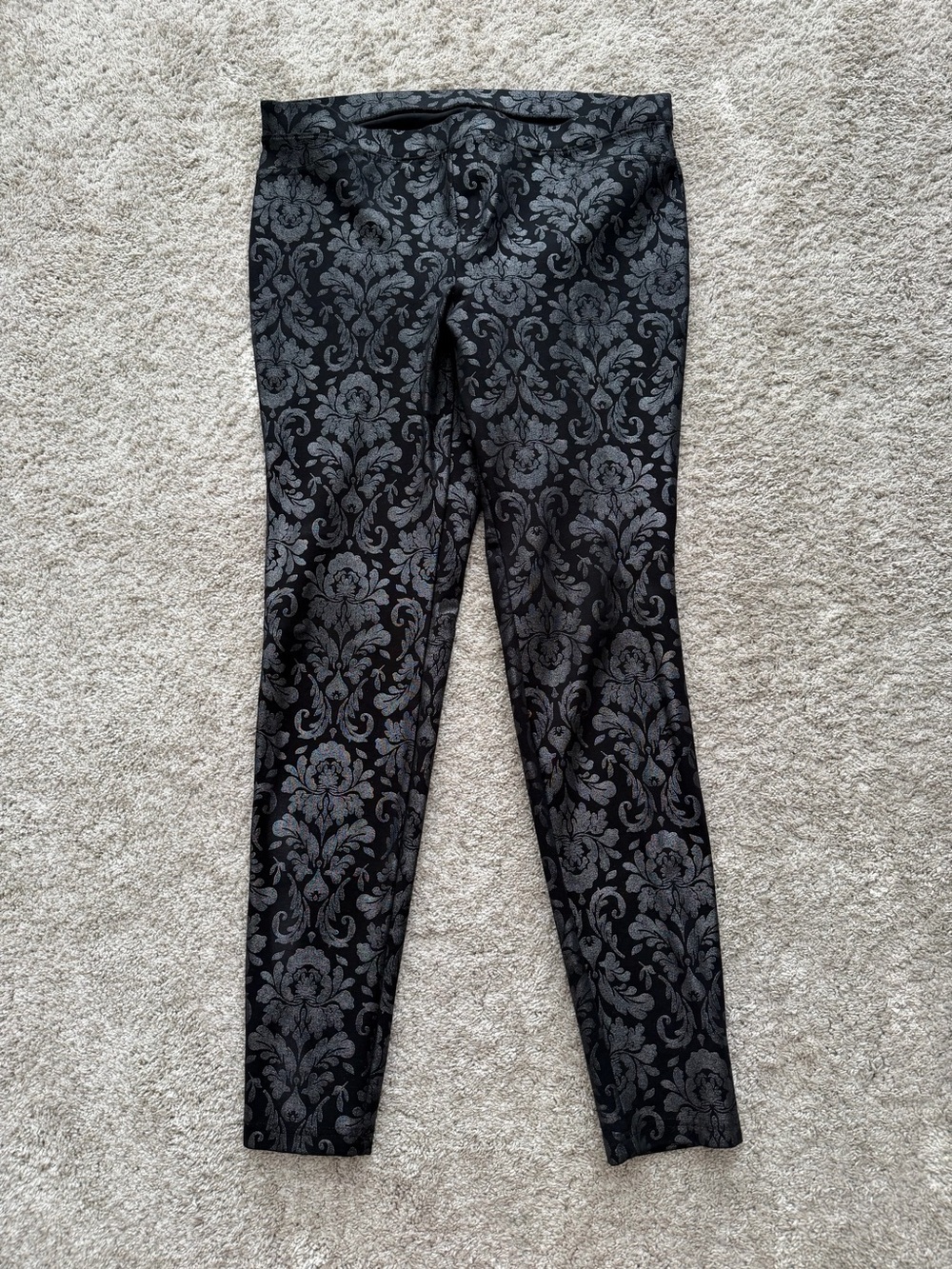HUE Black and Gray Damask Ponte Leggings